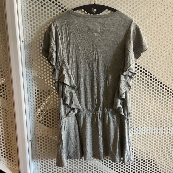Chaser Flutter Sleeve Soft Peplum Style Top Size Medium in Grey NWT - Picture 2 of 8